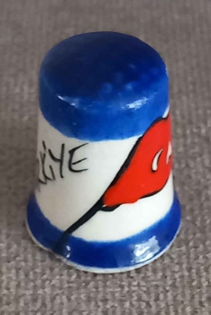 Vingerhoedje Turkiye 1, Ophalen of Verzenden, Zo goed als nieuw, Porselein, Buitenland