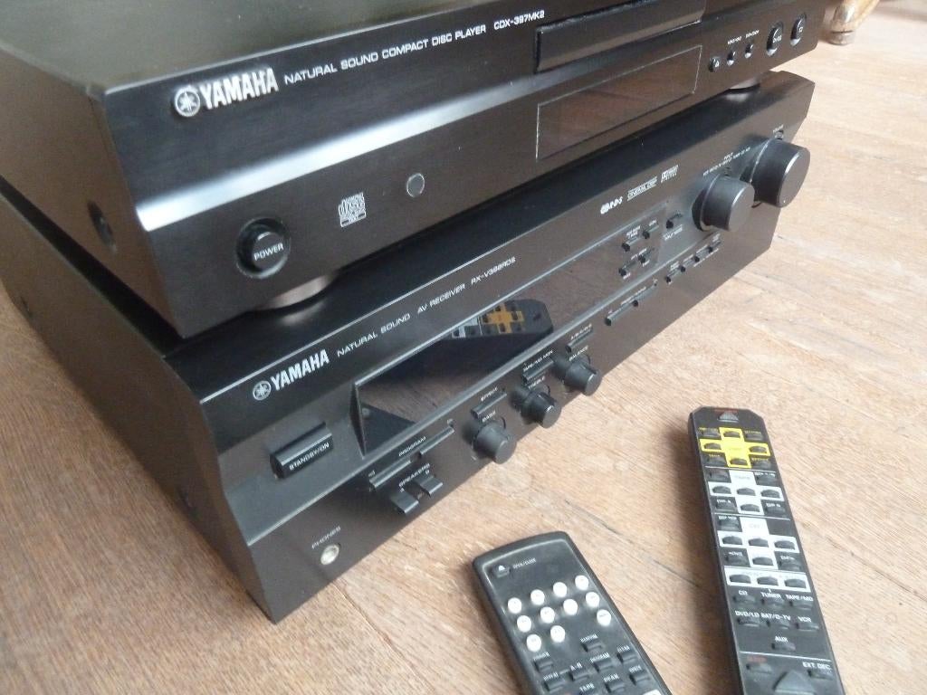 Super Goed & Mooi ! YAMAHA Receiver + CD-Speler en Afst Bed, Ophalen of Verzenden, Zo goed als nieuw, 60 tot 120 watt, Yamaha