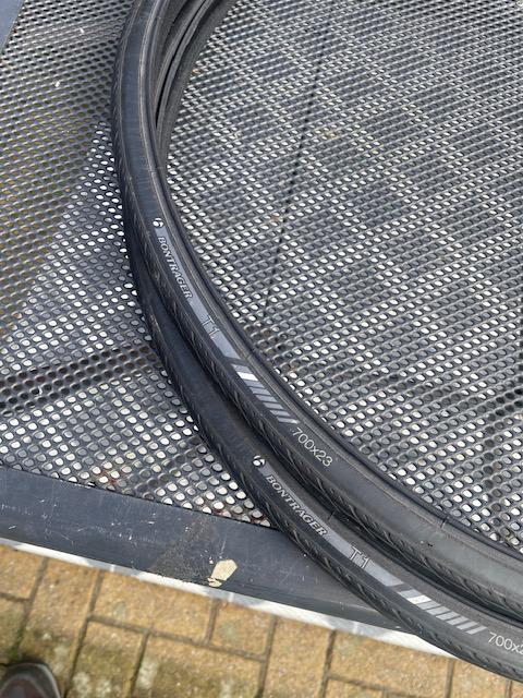 Bontrager set racefietsbanden 700x23 type T1, Fietsen en Brommers, Fietsonderdelen, Ophalen, Zo goed als nieuw, Racefiets, Band