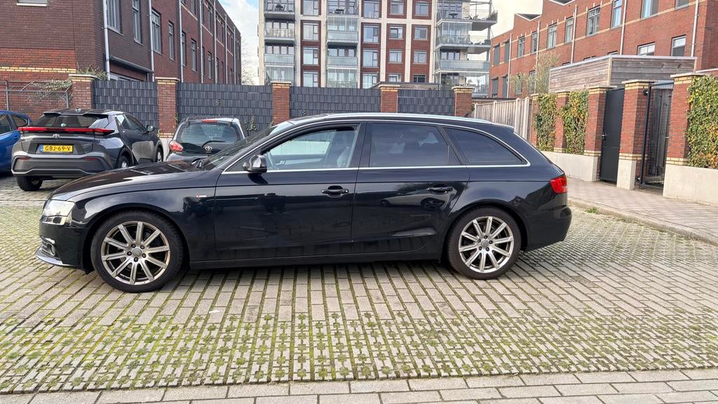 Audi A4 1.8 Tfsi 88KW Avant 2011 Zwart, Auto's, Audi, Voorwielaandrijving, Zwart, 4 cilinders, Zwart
