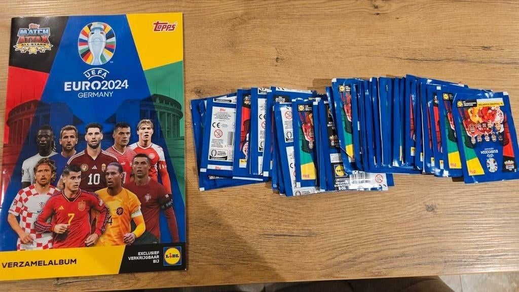 Voetbalplaatjes  54 zakjes x3, Ophalen of Verzenden
