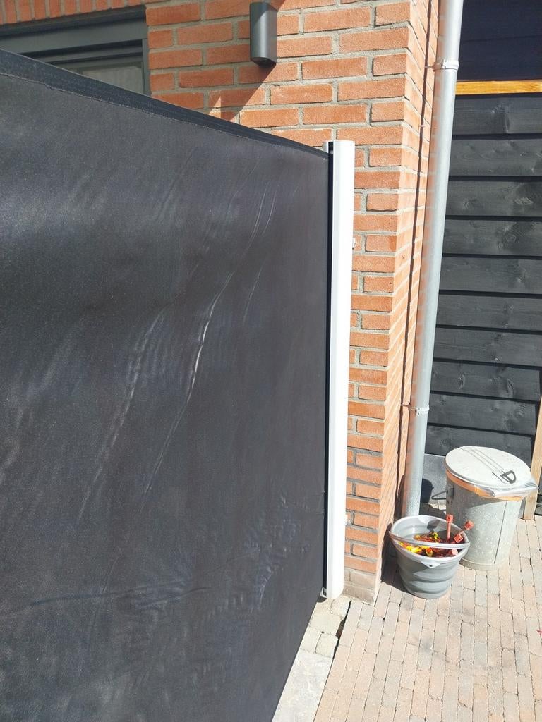 Windscherm in cassette zwart doek, Aluminium, Ophalen of Verzenden, Zo goed als nieuw, 200 cm of meer