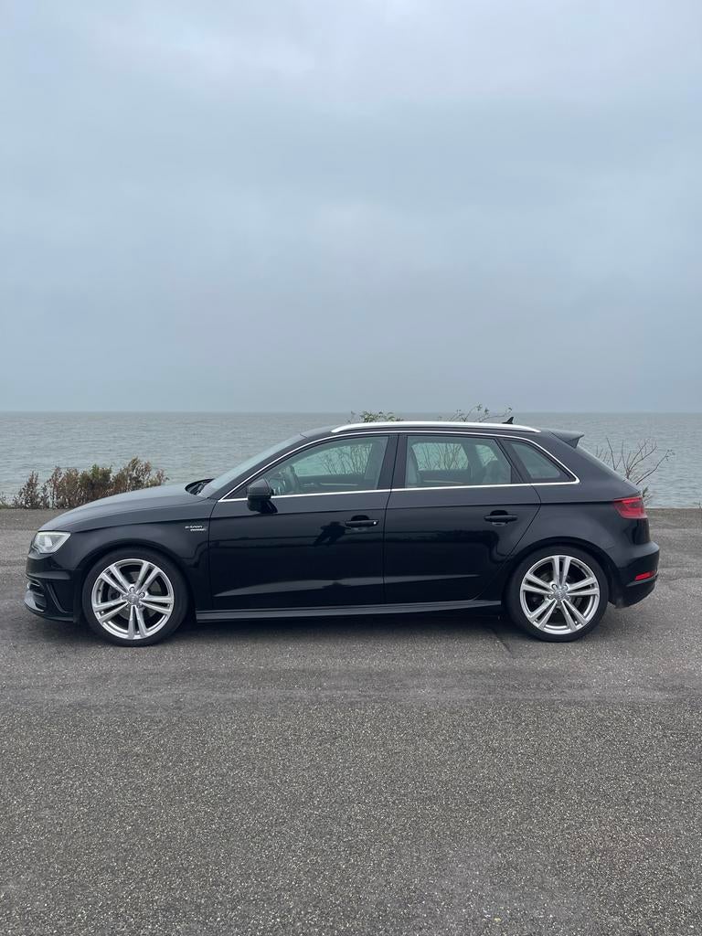 Audi A3 1.4 Tfsi 204pk E-tron Phev S Tronic 2015 Zwart, Auto's, Audi, 4 cilinders, Alcantara, Zwart, 1395 cc