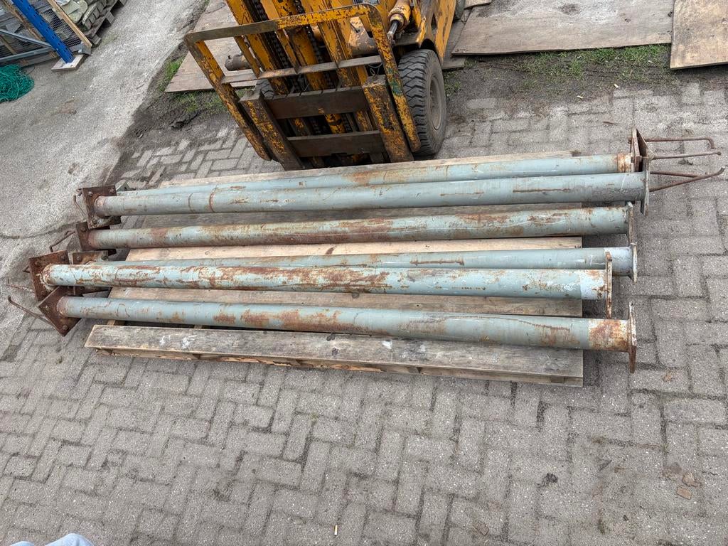 6 Stalen pilaren - staanders - kolommen 297 cm hoog, Doe-het-zelf en Verbouw, Metalen, Ophalen of Verzenden, Gebruikt, IJzer