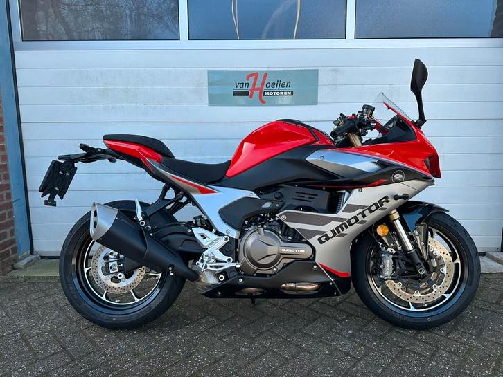 QJMOTOR SRK 600 RS (bj 2025), Motoren, Motoren | Overige merken, Bedrijf, Sport, meer dan 35 kW, ABS, LED Verlichting, Traction Control