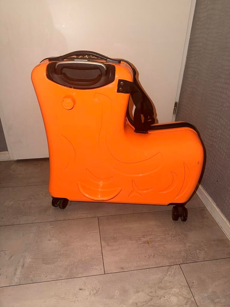 Kinder Reiskoffer met Zitfunctie en Riem, 50 tot 60 cm, Hard kunststof, Zo goed als nieuw, Minder dan 35 cm