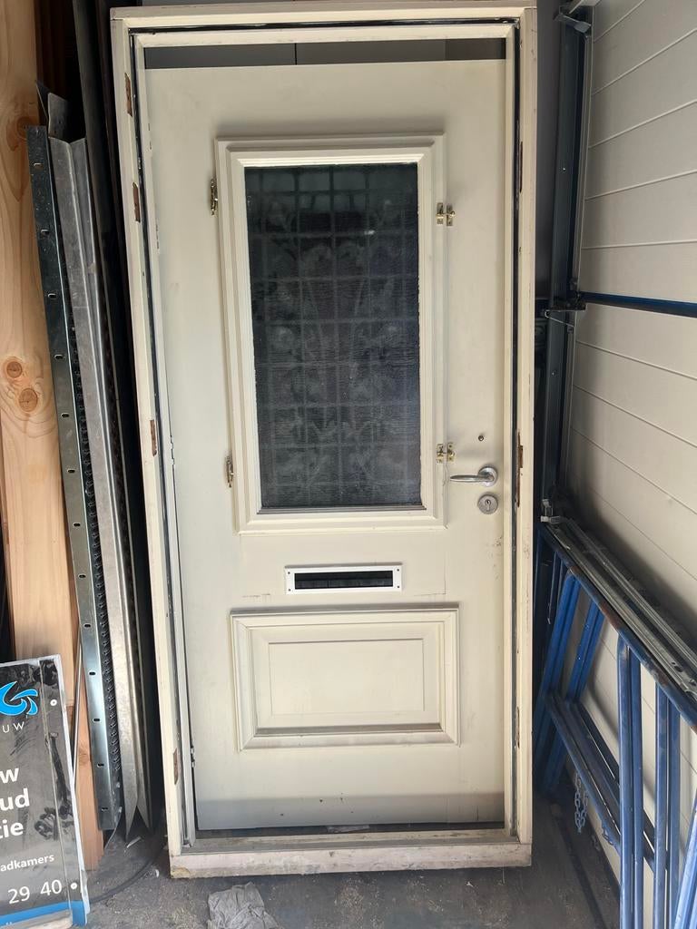 Klassieke buitendeur met sierrooster en glas, Gebruikt, 80 tot 100 cm, Ophalen of Verzenden, Buitendeur