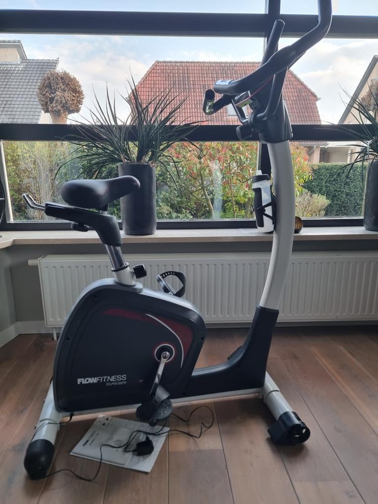 Hometrainer Flow Fitness. Lage instap. Fysio.Progr. Robuust, Ophalen, Zo goed als nieuw, Hometrainer