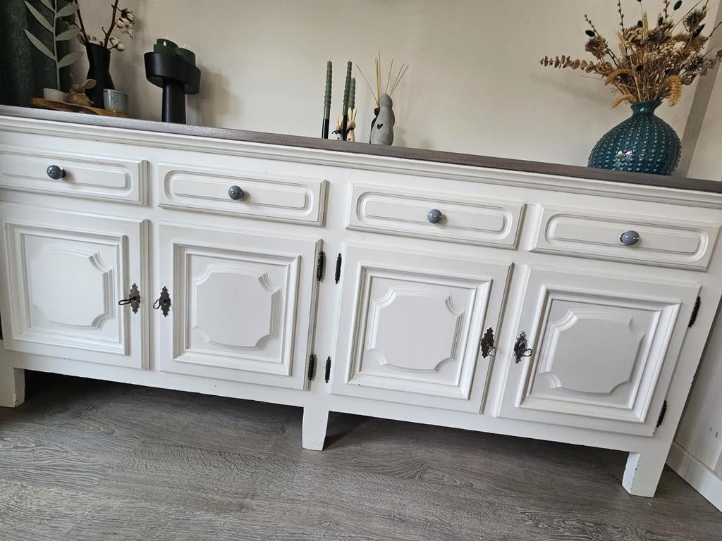 Stijlvolle dressoirkast met landelijke uitstraling, Huis en Inrichting, Kasten | Dressoirs, Ophalen, Gebruikt, 150 tot 200 cm