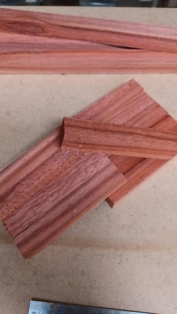 Padouk balkjes 3 x 3 x 450 cm, Hobby en Vrije tijd, Overige Hobby en Vrije tijd, Ophalen of Verzenden