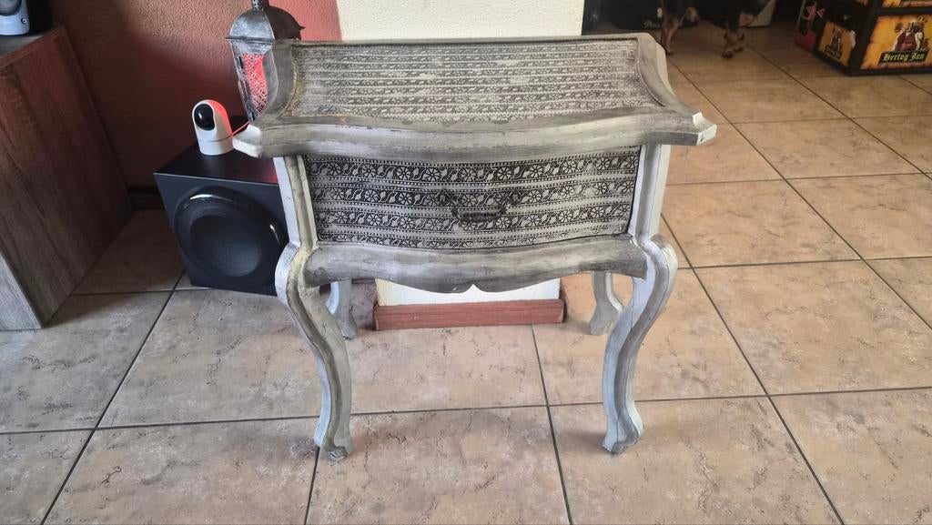 buikkastje met sierlijke details, Ophalen of Verzenden