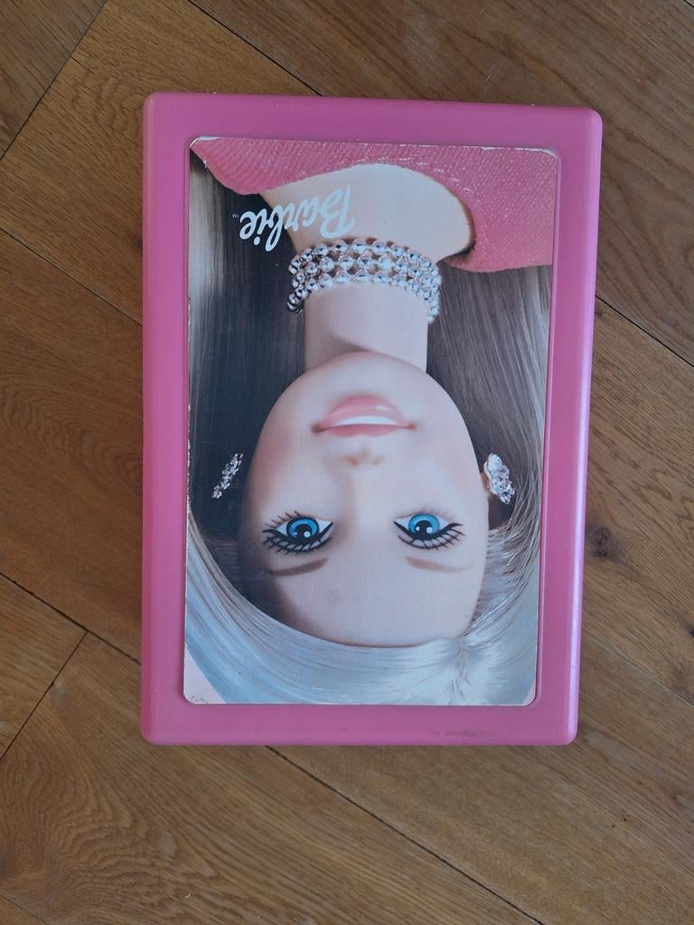 Barbie koffer met 3 barbies en kledinghangers, Ophalen, Gebruikt, Barbie