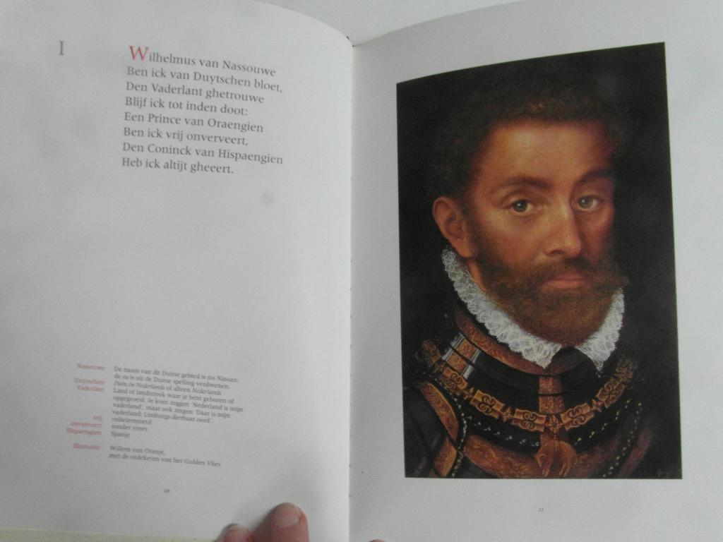 het Wilhelmus met álle coupletten en mét illustraties in, Boeken, Ophalen of Verzenden, Zo goed als nieuw