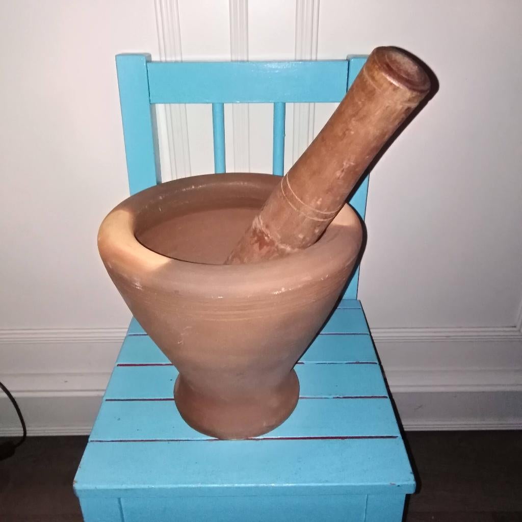 Handgemaakte Thaise kleivijzel en houten stamper, Ophalen, Steen/keramiek, Bruin, Overige typen