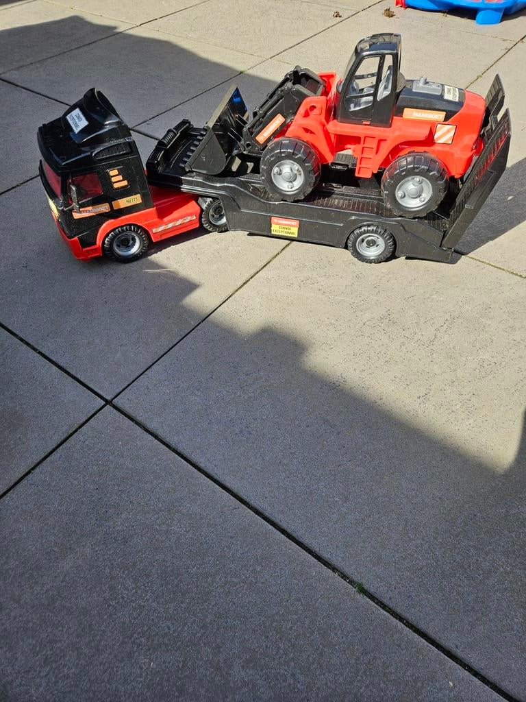 Mammoet Toys Volvo vrachtwagen met oplegger en shovel - 1:16, Ophalen of Verzenden