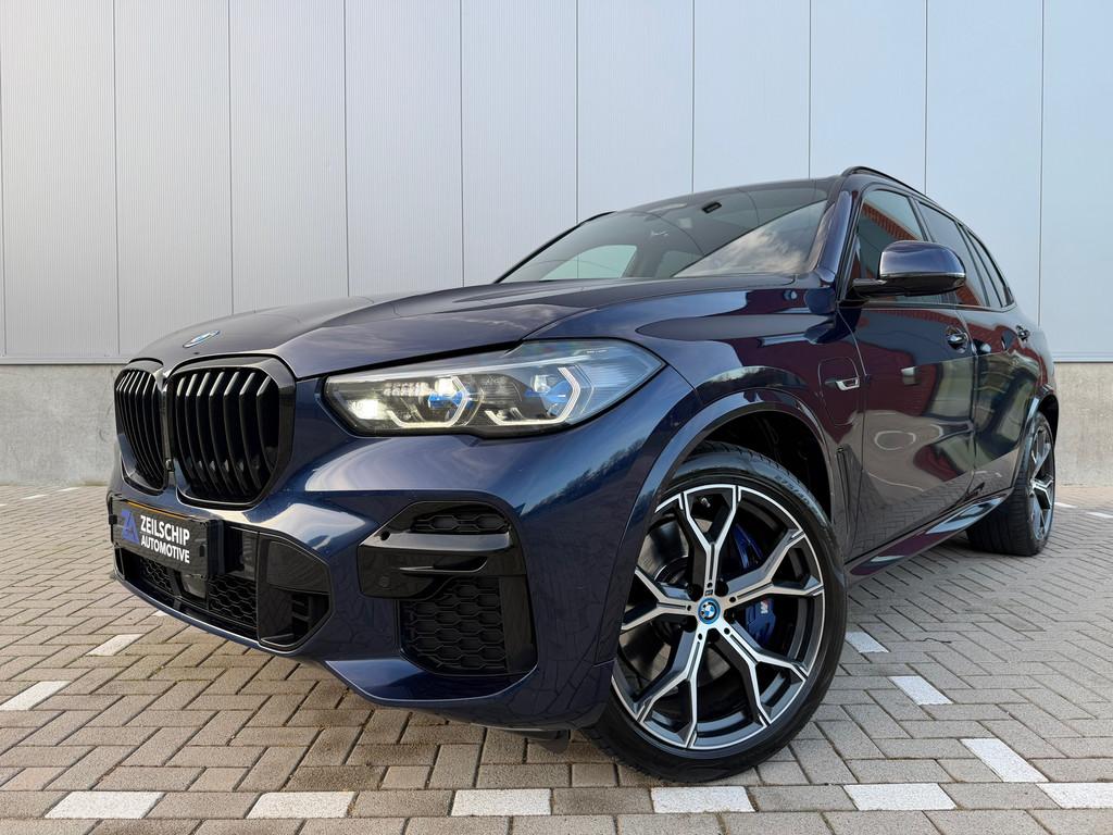 BMW X5 XDrive45e M-Sport|Achterasbesturing|Laser|BTW|SKY|HUD, Blauw, Hybride Elektrisch/Benzine, 2998 cc, SUV of Terreinwagen