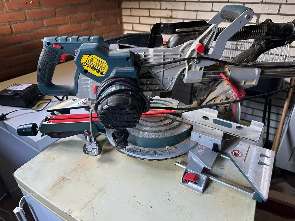 Bosch Cirkelzaag, Doe-het-zelf en Verbouw, Gereedschap | Zaagmachines, Ophalen, Cirkelzaag, Zo goed als nieuw, 30 tot 70 mm