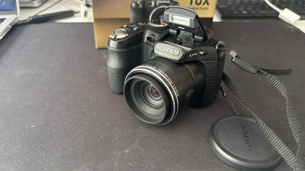 Fujifilm FinePix S1800, Ophalen, 12 Megapixel, Zo goed als nieuw, Fuji