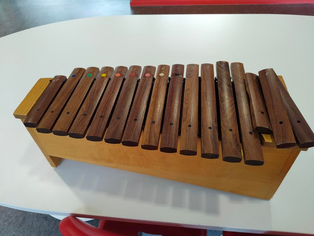 Houten xylofoon, Ophalen