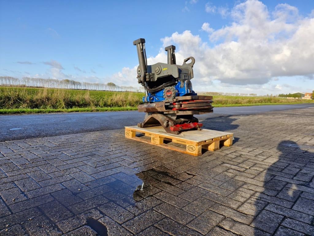 Draaikantelstuk SMP ST15 met gripper, Zakelijke goederen, Machines en Bouw | Kranen en Graafmachines, Ophalen of Verzenden, Graafmachine