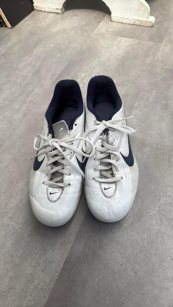 Voetbalschoen Nike wit maat 41, Ophalen of Verzenden, Zo goed als nieuw, Hardloopschoenen, Nike