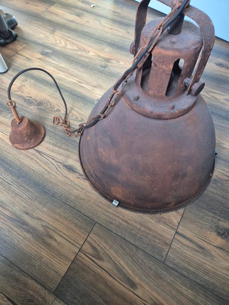 Industriële hanglamp - roestbruin metaal, Antiek en Kunst, Ophalen of Verzenden