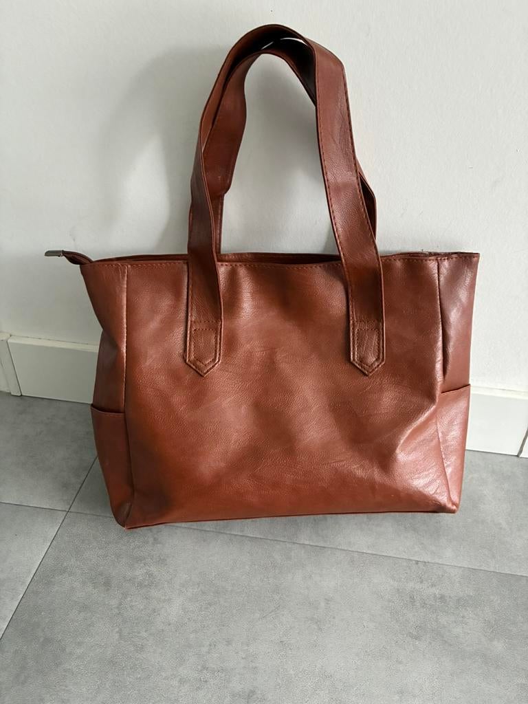 Camelkleurige schoudertas, zo goed als nieuw, Sieraden, Tassen en Uiterlijk, Tassen | Damestassen, Ophalen of Verzenden, Zo goed als nieuw