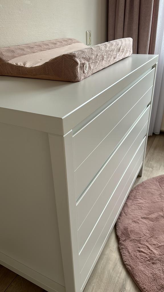 Commode zeer goede staat, Ophalen, Zo goed als nieuw, Jongetje of Meisje
