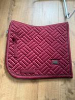 Zgan dressuurdekje Equestrian Stockholm modern bordeaux, Dieren en Toebehoren, Paarden en Pony's | Dekens en Dekjes, Ophalen of Verzenden