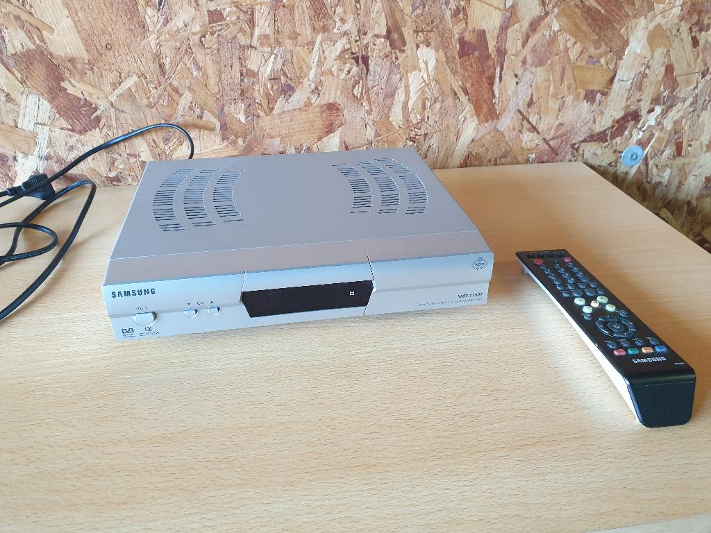 Samsung SMT-1100T Digitenne (DVB-T) met afstandsbediening, Ophalen of Verzenden, Zo goed als nieuw, Decoder