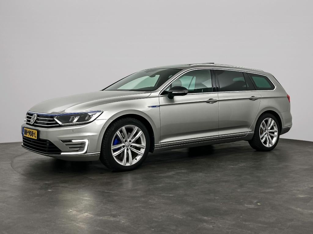 Volkswagen Passat 1.4 TSI GTE Highline, Auto's, Volkswagen, Alcantara, 1600 kg, 93 €/maand, Te koop