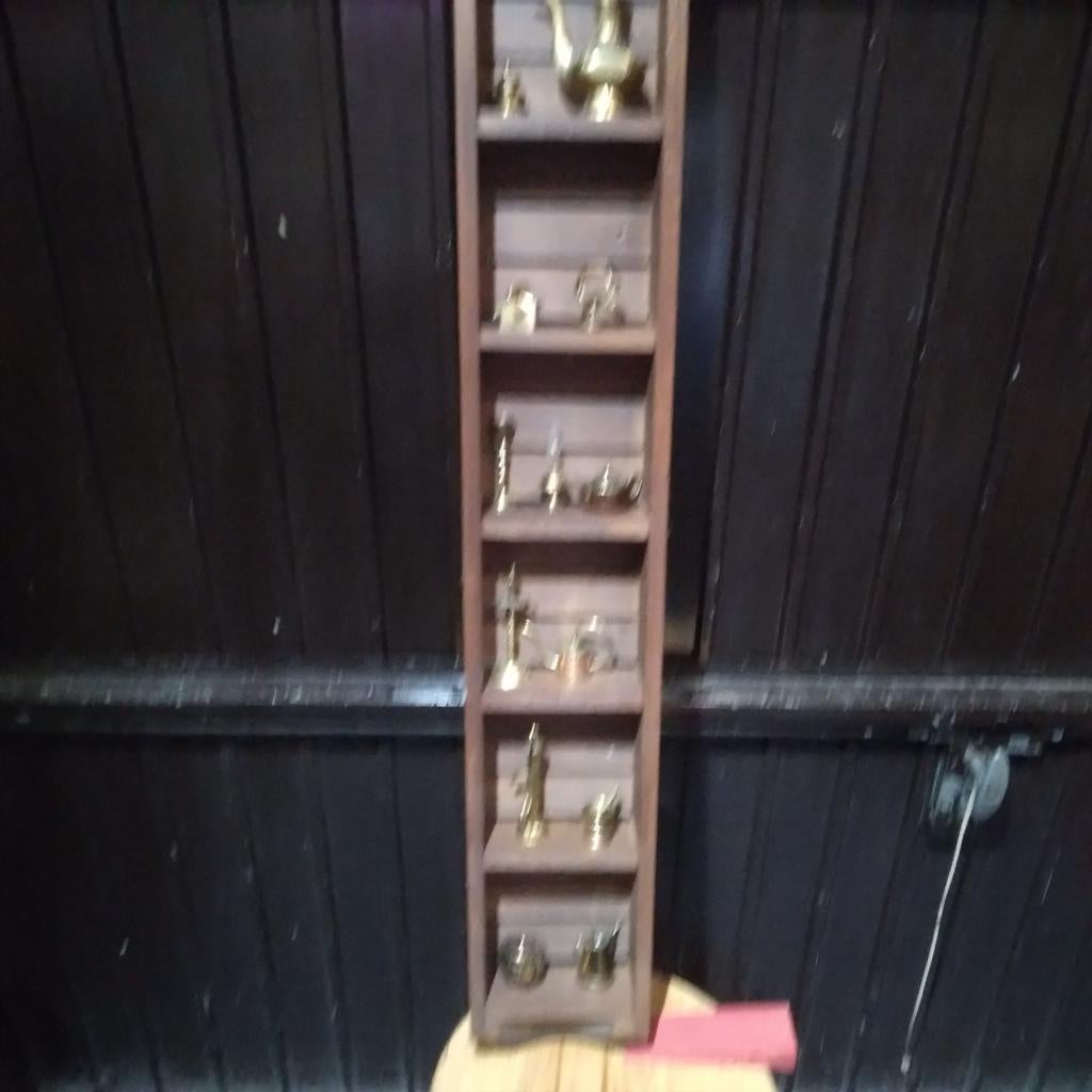 Verzameling miniatuur tinnen en messing keukengerei, Ophalen