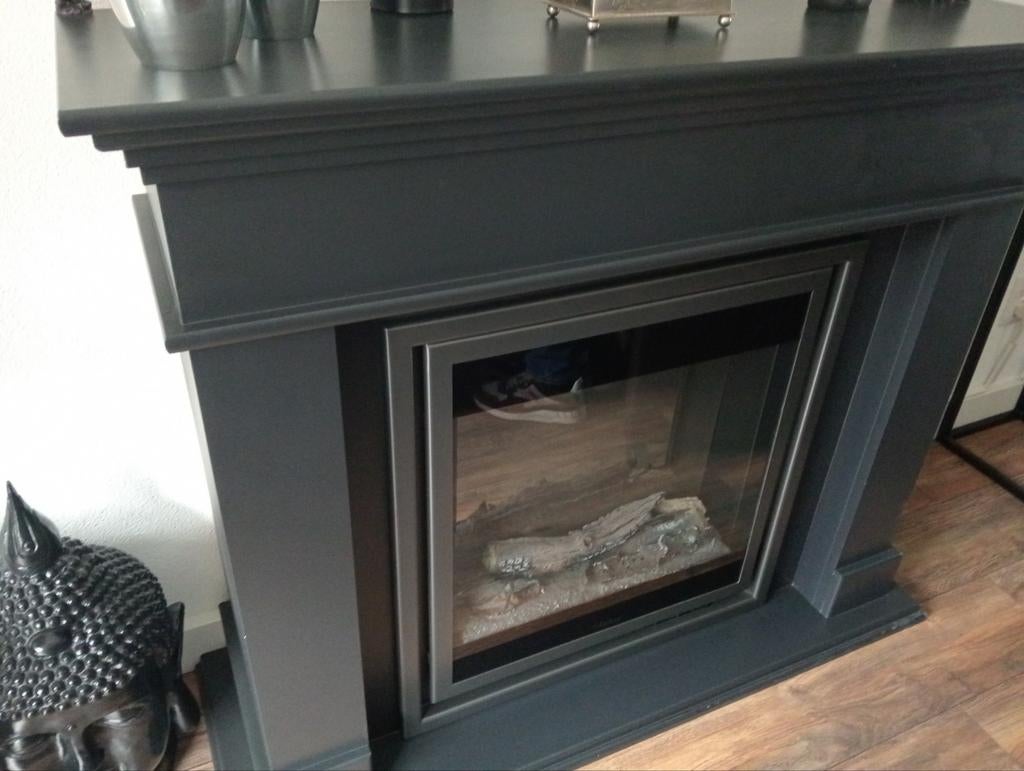 Zwarte schouw met haard, Huis en Inrichting, Haarden, Ophalen of Verzenden, Vrijstaande haard, Elektrische haard