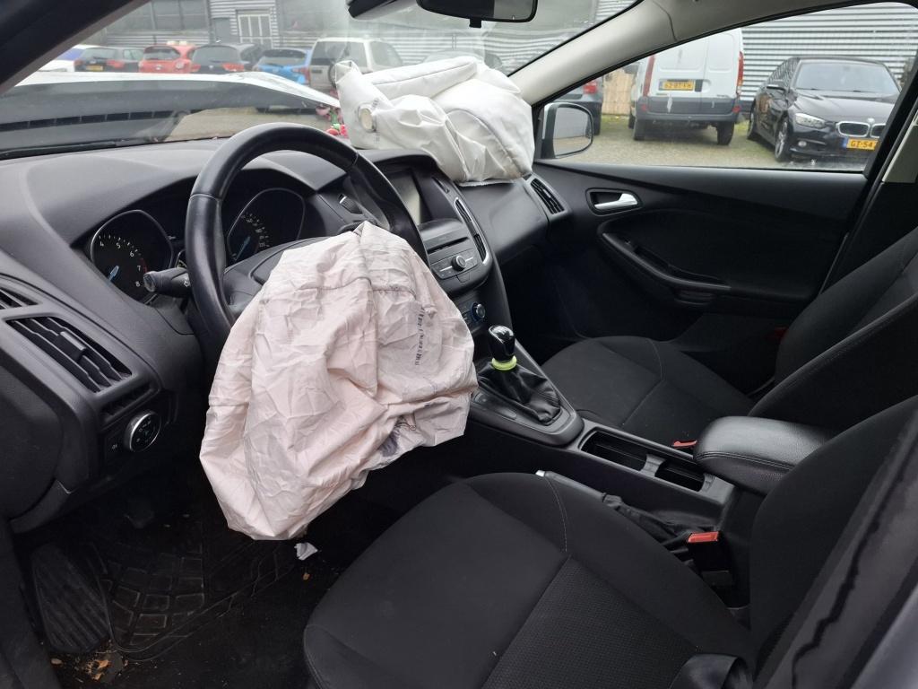 Ford FOCUS Wagon 1.0 Trend Edition Exportprijs ✅, Auto's, 101 pk, Euro 6, Origineel Nederlands, Handgeschakeld