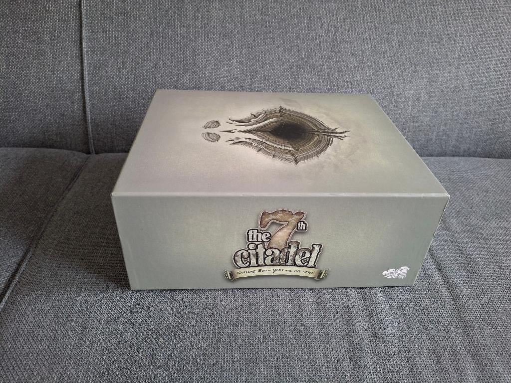 7th Citadel, Ophalen of Verzenden, Zo goed als nieuw, Serious pulp