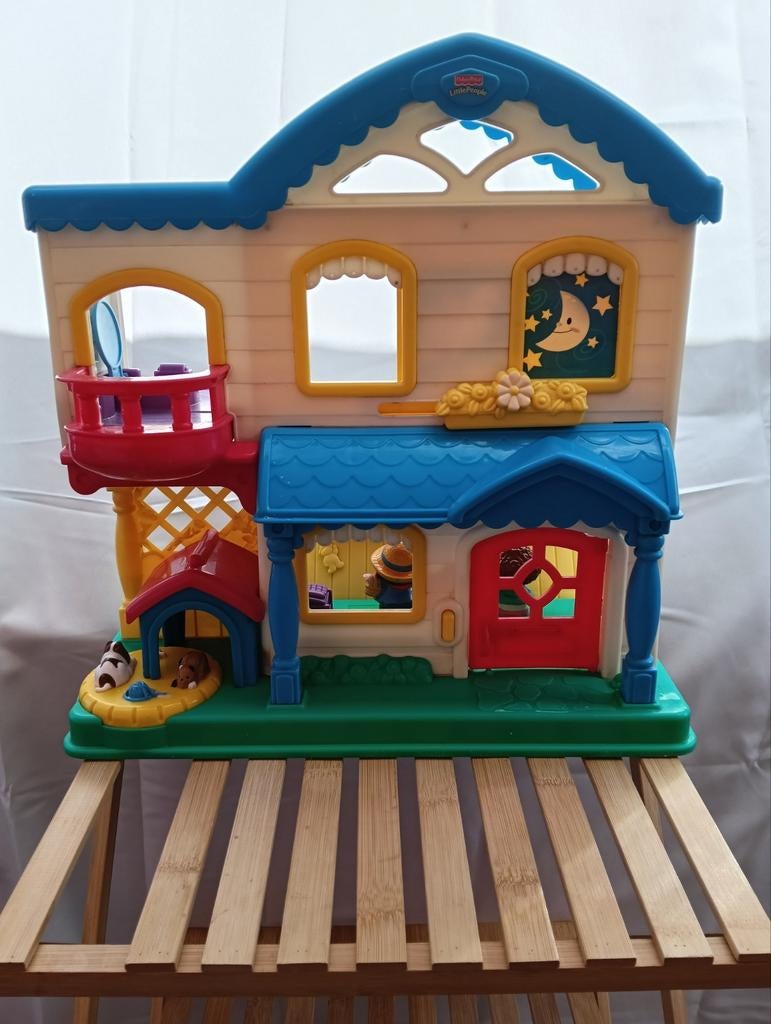 Little People poppenhuis met poppetjes en baby, Kinderen en Baby's, Poppenhuis, Lieselotjetweedehandsspeelgoed@gmail.com, -, Ophalen of Verzenden