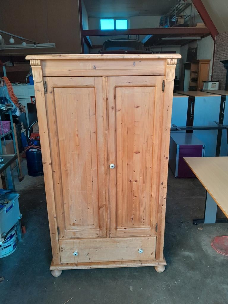 Oud Grenen kast, Ophalen, Gebruikt