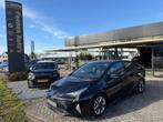 Toyota Prius 1.8 Executive|Cam|CC|JBL|Head-Up, Auto's, Toyota, Stof, Zwart, 98 pk, Bedrijf