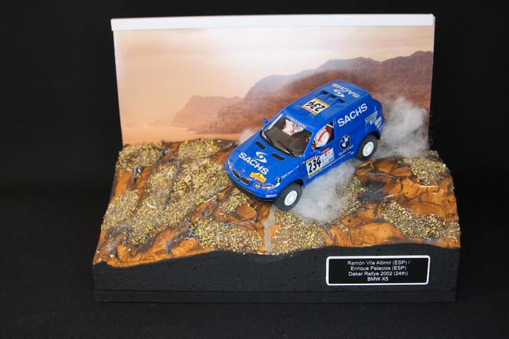 Diorama Dakar Rally 2002 "jumping of a cliff" 1:32, Hobby en Vrije tijd, Modelbouw | Figuren en Diorama's, Nieuw, Diorama, Groter dan 1:35