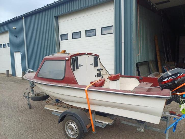Leuke visboot / consoleboot met trailer, Watersport en Boten, Speedboten, Zo goed als nieuw, 3 tot 6 meter, Benzine, Minder dan 70 pk