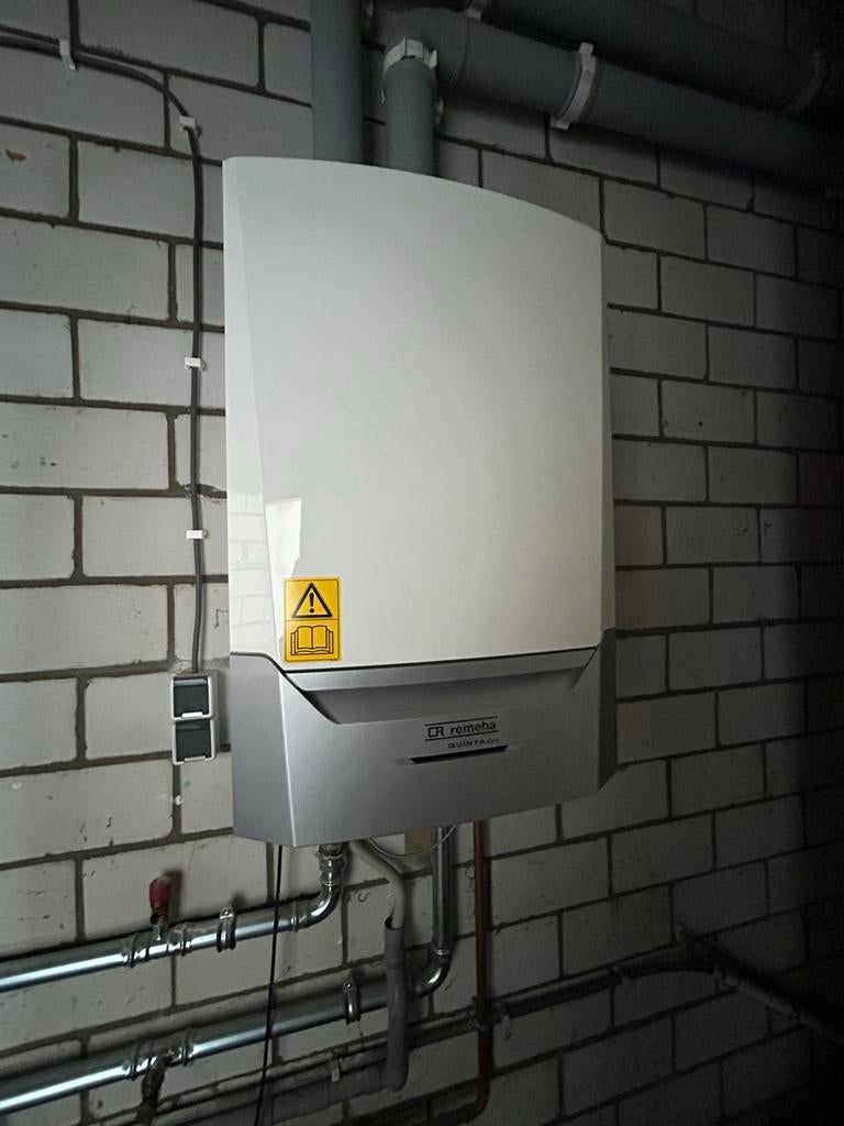 Remeha quinta Ace 90 CV-ketel met grundfos pomp, goede staat, Doe-het-zelf en Verbouw, Verwarming en Radiatoren, Ophalen, Hoog rendement (Hr)