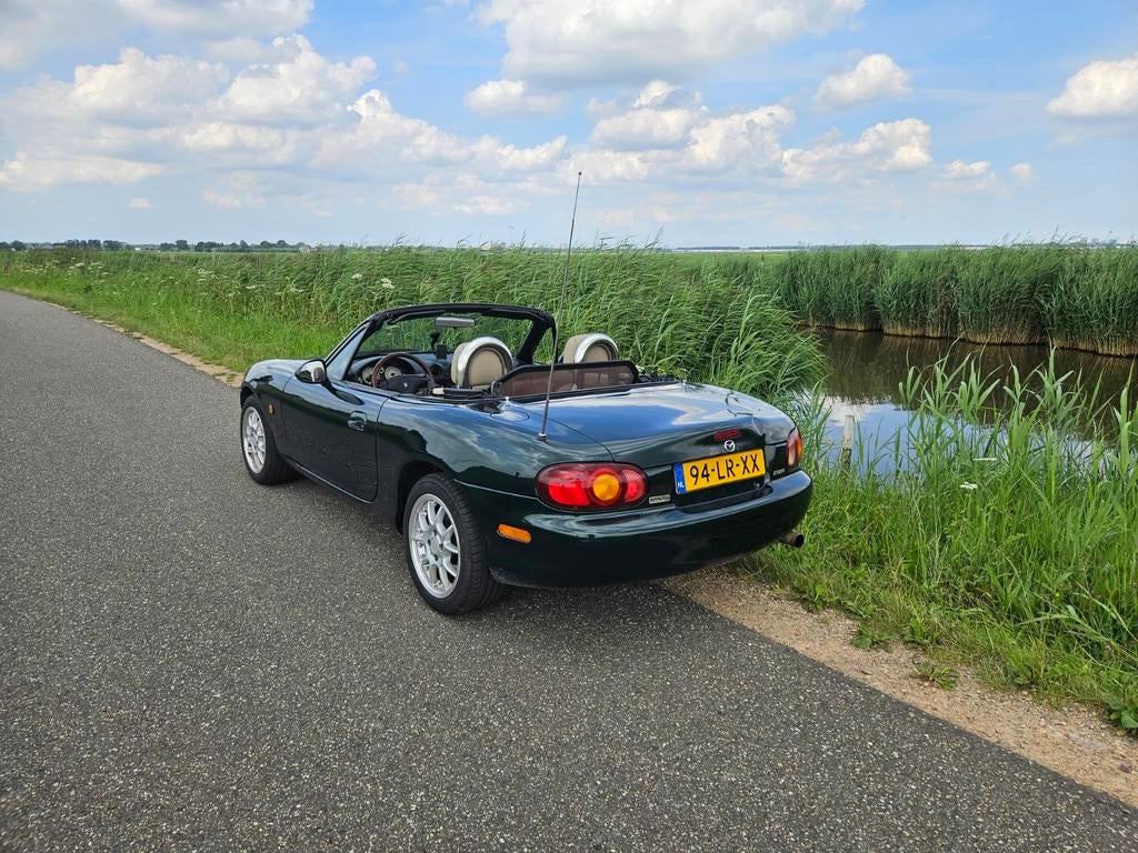 Mazda MX-5 NB 1.8 Miracle | 6-bak | Hardtop | Roestvrij, Achterwielaandrijving, 40 €/maand, Beige, 4 cilinders