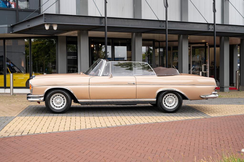 Mercedes-Benz S-Klasse 250 SE W111 Cabriolet (bj 1963), 2496 cc, Cabriolet, 4 stoelen, Beige
