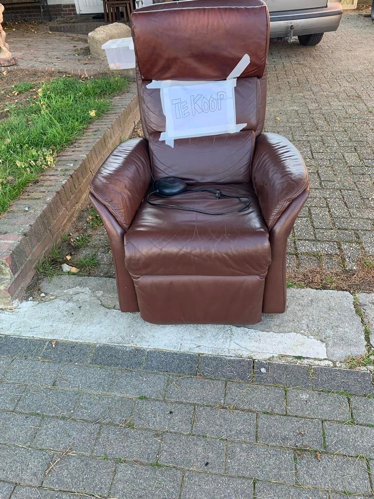 Volledig elektrische relaxfauteuil bruin leer - Himolla, Ophalen of Verzenden, Gebruikt, Leer, 75 tot 100 cm