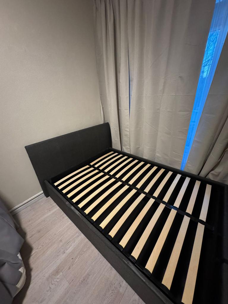 Opberg bed 140X200, Huis en Inrichting, Slaapkamer | Bedden, Tweepersoons, Zo goed als nieuw, Hout, 140 cm