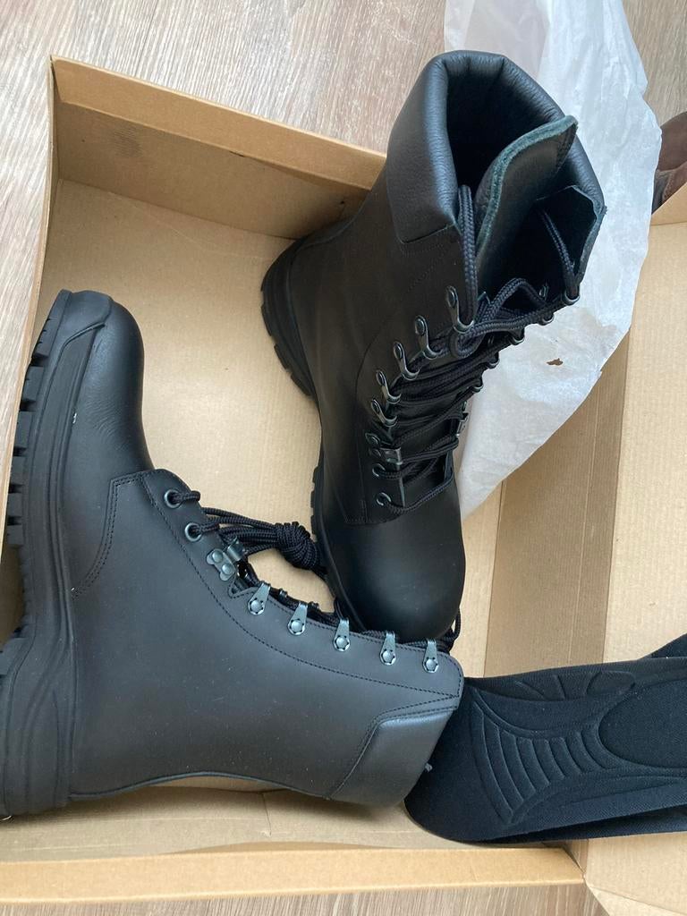 Nieuwe Werkschoenen maat 42 s3, Doe-het-zelf en Verbouw, Veiligheidskleding, Ophalen of Verzenden, Nieuw