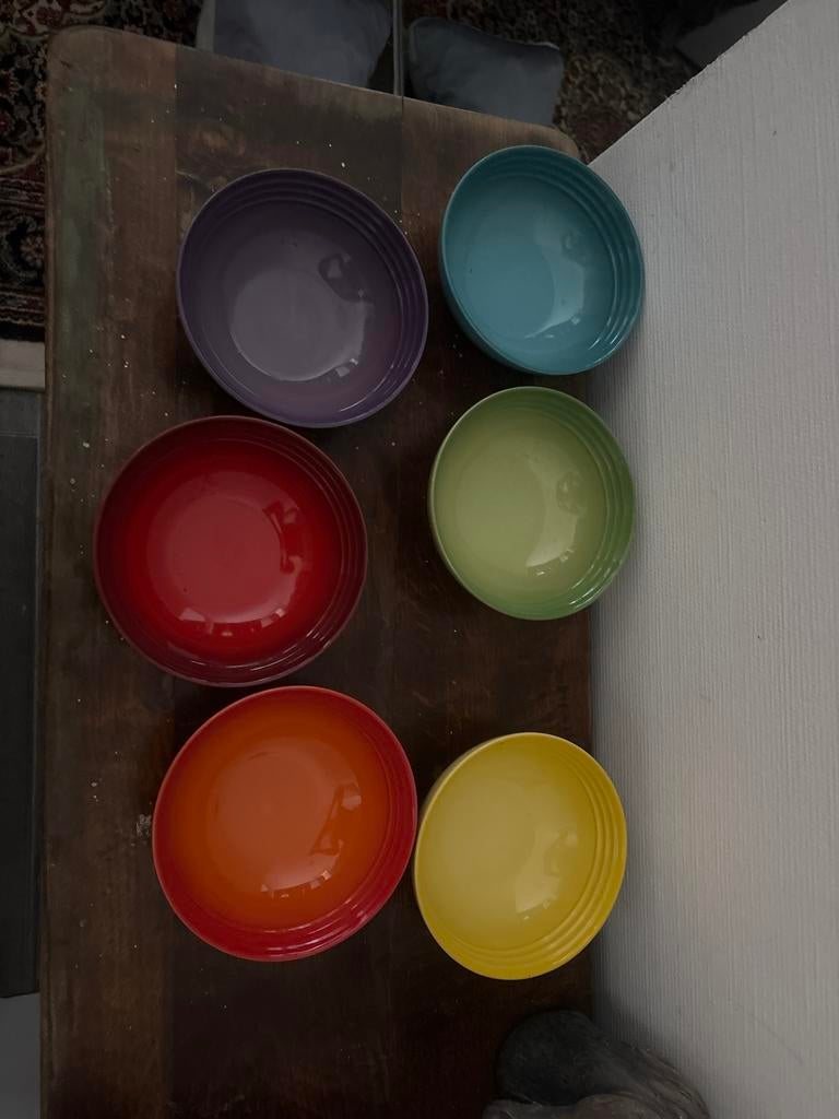 Le Creuset kommen set - Zes stuks, diverse kleuren, Huis en Inrichting, Keuken | Servies, Ophalen, Keramiek, Zo goed als nieuw