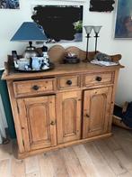 Houten kastje met lades en deuren, Ophalen