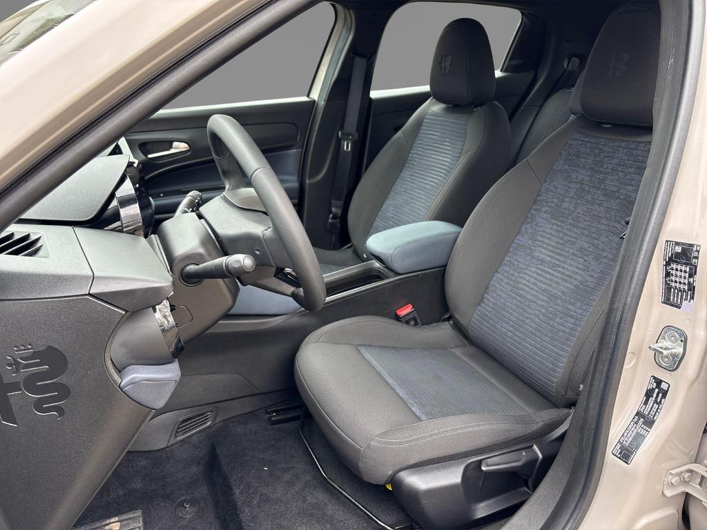 Alfa Romeo Junior Elettrica 54 kWh | Apple Carplay/Android A, Auto's, Alfa Romeo, Stof, Gebruikt, Parkeersensor, SUV of Terreinwagen