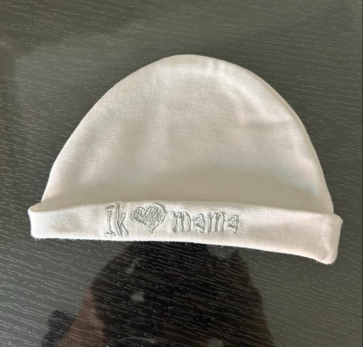 Newborn Mutsje Wit met 'Ik hou van mama' tekst, Kinderen en Baby's, Babykleding | Mutsen, Sjaals en Wanten, Maat 50, Jongetje of Meisje